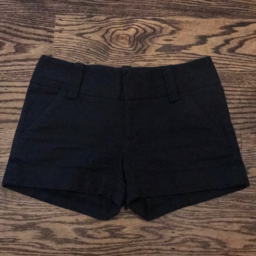 Alice + Olivia black cotton cuffed short shorts 0
